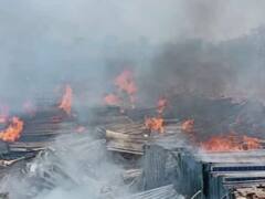 MP News: मध्य प्रदेश के खंडवा में सोलर प्लांट में लगी आग, करोड़ों रुपये के नुकसान की आशंका