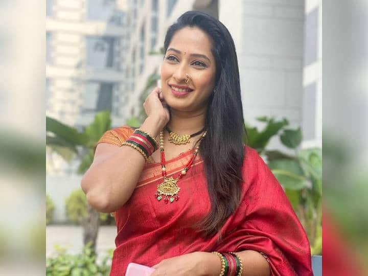 ‘या सुखांनो या’, ‘चार दिवस सासूचे’, ‘तू तिथे मी’ या मराठी, तर ‘बडे अच्छे लगते हैं’, ‘पवित्र रिश्ता’, ‘कॉमेडी सर्कस’ या हिंदी मालिकांमध्येही प्रियाने कायम आठवणीत राहतील अशा भूमिका केल्या आहेत.