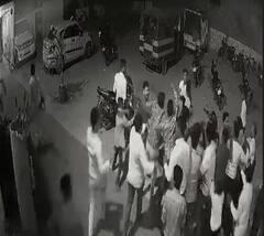 UP NEWS: वेटर से कॉफी को लेकर कहासुनी के बाद बारातियों ने जमकर किया हंगामा, गेस्ट हाउस मालिकों को बेरहमी से पीटा