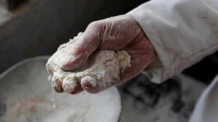 Jyotish: Do these flour remedies for navgrah blessing and financial problems check details Flour Remedies: નવ ગ્રહોની કૃપા મેળવવાનો સૌથી સરળ ઉપાય, લોટના આ ઉપાયોથી પરેશાની થઈ જશે છૂમંતર
