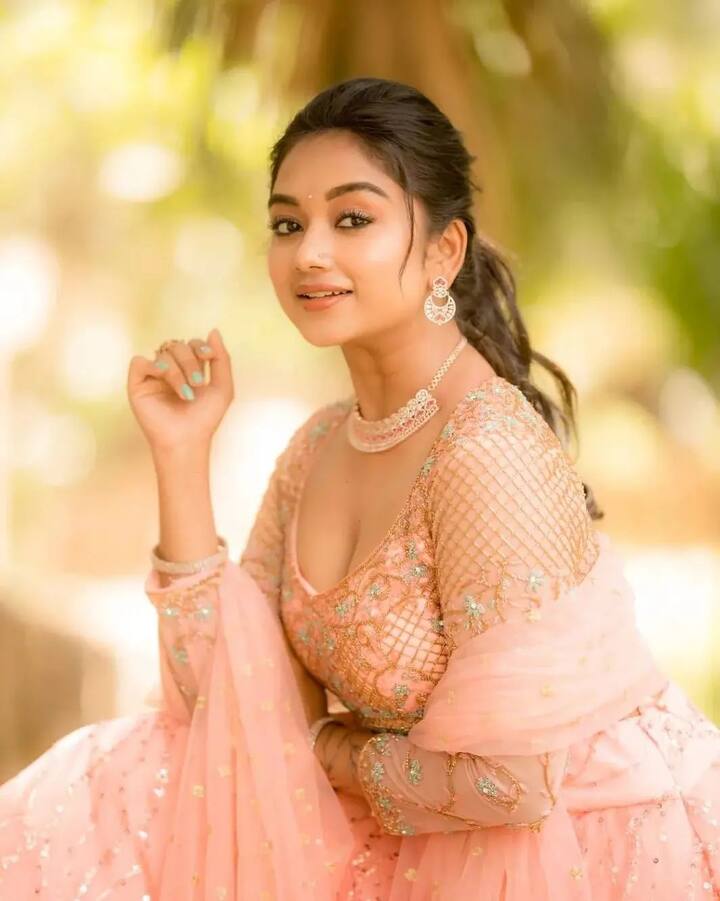 தூவானம் என தூரல்கள் விழ தப்பான எண்ணம் நெஞ்சில் ததும்பிடுதே