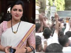 Mumbai News: हनुमान चालीसा पर राजनीति, राणा दंपति के घर के बाहर पहुंचे शिवसैनिकों ने लगाए मुर्दाबाद के नारे