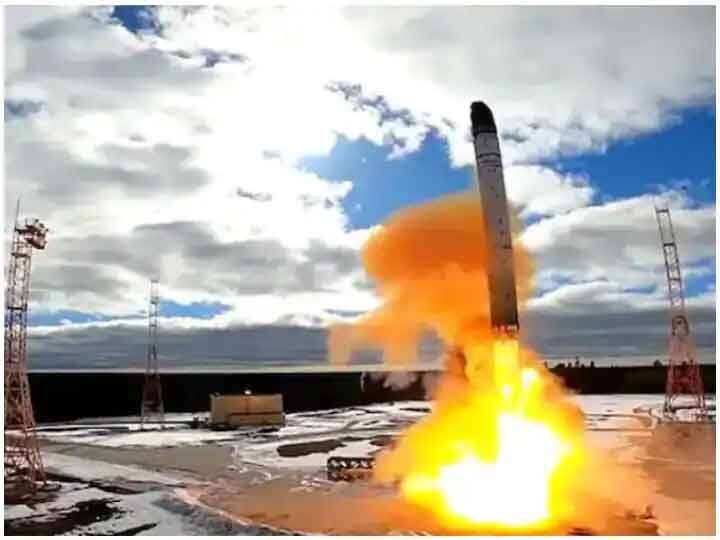 Russia in preparations to deploy nuclear missile Sarmat this is Moscow's plan Russia Ukraine War Sarmat Missile: परमाणु मिसाइल ‘सरमत’ को तैनात करने की तैयारी में रूस, ये है मॉस्को का प्लान