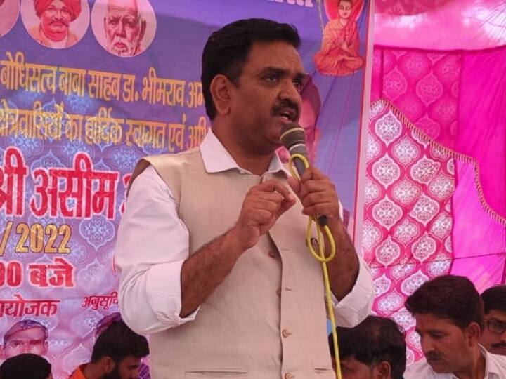 Uttar Pradesh Minister Asim Arun Kannauj claims on the problem of stray animals and says Will solve within eight weeks ann UP News: आवारा पशुओं की समस्या पर मंत्री असीम अरुण का दावा- आठ सप्ताह के अंदर कर देंगे समाधान