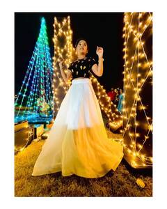 Preeti Sharma : வைகாசி நிலவே! வைகாசி நிலவே! மரநிழலில் மையம்கொண்ட நிலவாய் ப்ரீத்தி ஷர்மா..! அட்டகாச புகைப்படங்கள்!