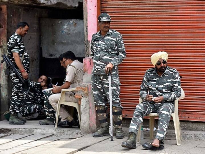 Jahangirpuri Violence: Businesses Take A Hit As Most Shops Remain Shut, Movement Restricted Jahangirpuri Violence: Businesses Take A Hit As Most Shops Remain Shut, Movement Restricted