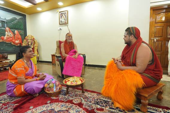 Minister RK Roja in Vizag: శారదాపీఠాన్ని సందర్శించిన మంత్రి ఆర్కే రోజా | ABP Desam