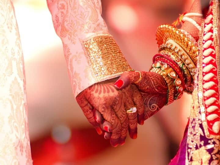 UP Mass Marriage Yojana: 12 thousand couples tie the knot at mega event in uttar pradesh on 10 and 17 june ann UP में 10 और 17 जून को योगी सरकार 12 हजार से अधिक बेटियों की कराएगी शादी, समारोह में CM योगी भी होंगे शामिल