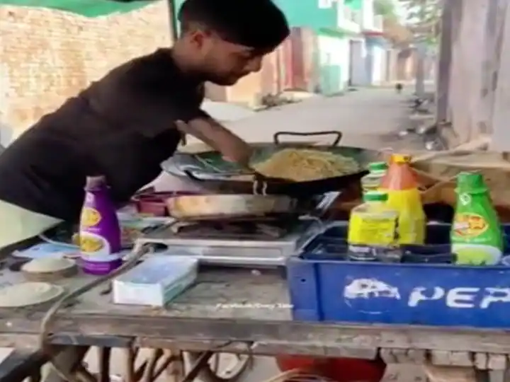 Trending Video: Specially abled man selling noodles won hearts people on social media saluting the man Trending Video: ਦਿਵਿਆਂਗ ਸ਼ਖਸ ਦੀ ਮਿਹਨਤ ਨੇ ਜਿੱਤਿਆ ਲੋਕਾਂ ਦਾ ਦਿਲ, ਸੋਸ਼ਲ ਮੀਡੀਆ ਯੂਜ਼ਰਜ਼ ਕਰ ਰਹੇ ਜਜ਼ਬੇ ਨੂੰ ਸਲਾਮ