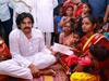 Pawan Kalyan Eluru Tour: రైతు మల్లికార్జున రావు కుటుంబానికి పవన్ కళ్యాణ్ పరామర్శ, రూ.1 లక్ష చెక్ అందజేత