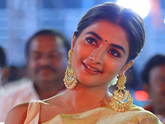 pooja hegde pics: தகதகவென மினுக்கும் ’பீஸ்ட்’ நாயகி...! pooja hegde pics: தகதகவென மினுக்கும் ’பீஸ்ட்’ நாயகி...!