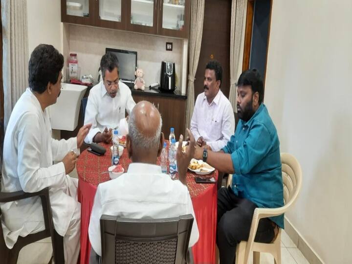 NTR District former MP Lagadapati Rajagopal meets ysrcp mla vasantha krishna prasad Lagadapati Rajagopal : వైసీపీ ఎమ్మెల్యేతో లగడపాటి భేటీ, రీఎంట్రీకి ట్రాక్ ప్రిపేర్ చేస్తున్నారా?