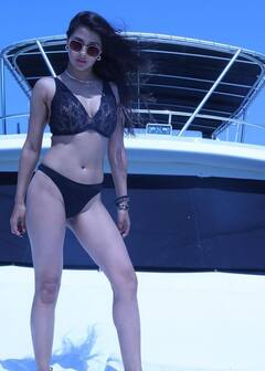 બ્લેક બિકીનીમાં આ અભિનેત્રીએ પાર કરી તમામ હદો