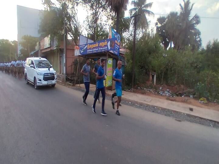 Central Zone IG Balakrishnan with 7 km running training with training police பயிற்சி போலீசாருடன் 7 கி.மீ ஓட்டப்பயிற்சி மேற்கொண்ட மத்திய மண்டல ஐஜி பாலகிருஷ்ணன்