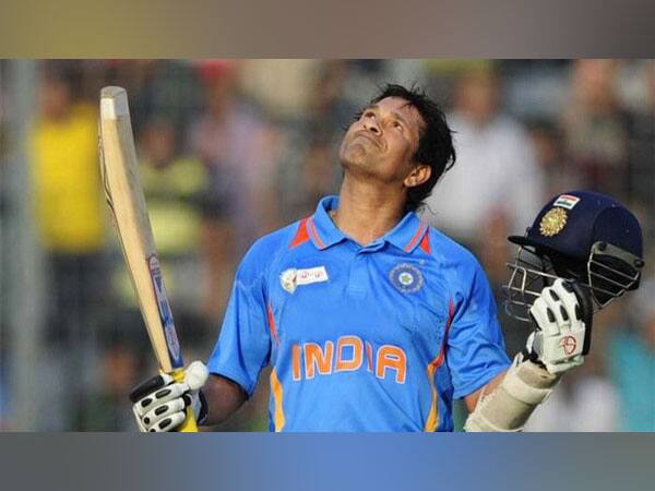 ২০১২ সালে বাংলাদেশের বিরুদ্ধে কেরিয়ারের ১০০ তম সেঞ্চুরি হাঁকান সচিন। আজও যা বিশ্ব ক্রিকেটে বিরল। এর পরের বছরই ওয়াংখেড়েতে ঘরের মাঠে ওয়েস্ট ইন্ডিজের বিরুদ্ধে কেরিয়ারের শেষ ম্যাচ। ২৪ বছরের আন্তর্জাতিক ক্রিকেটকে বিদায় জানালেন ক্রিকেটের ভগবান..