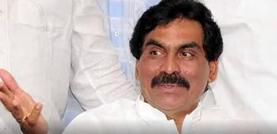 Lagadapati RajaGopal Met Vasantha Krishna Prasad: లగడపాటి మళ్లీ రాజకీయాల్లోకి రానున్నారా...?