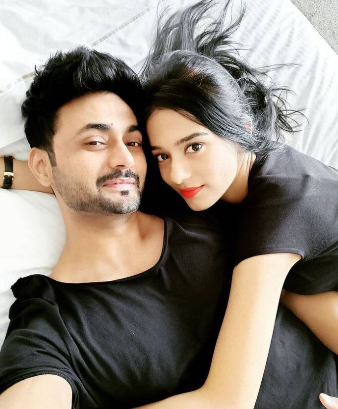 મુંબઇઃ બોલિવૂડ એક્ટ્રેસ અમૃતા રાવ અને આરજે અનમોલે પોતાના લેટેસ્ટ વ્લોગમાં એક મોટો ખુલાસો કર્યો છે. અમૃતા રાવે પોતાની પ્રેગ્નન્સી સ્ટ્રગલ વિશે વાત કરે છે. કેવી રીતે 4 વર્ષથી તેઓ બાળક માટે પ્રયત્ન કરી રહ્યા હતા પરંતુ તે ગર્ભ ધારણ કરી શક્યા નહીં.