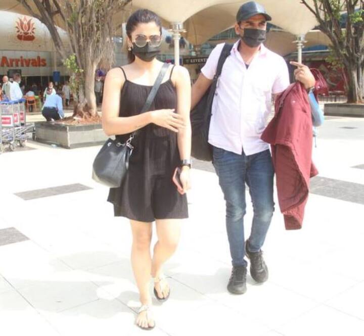 ਵੀਡੀਓ 'ਚ ਰਣਬੀਰ ਕਪੂਰ ਅਤੇ ਰਸ਼ਮੀਕਾ ਸ਼ੂਟ ਦੀ ਤਿਆਰੀ ਕਰਦੇ ਨਜ਼ਰ ਆ ਰਹੇ ਹਨ। ਇਸ ਦੌਰਾਨ ਉਨ੍ਹਾਂ ਦੇ ਕਰੂ ਮੈਂਬਰਾਂ ਨੇ ਦੋਵਾਂ ਸਿਤਾਰਿਆਂ ਨੂੰ ਘੇਰ ਲਿਆ।