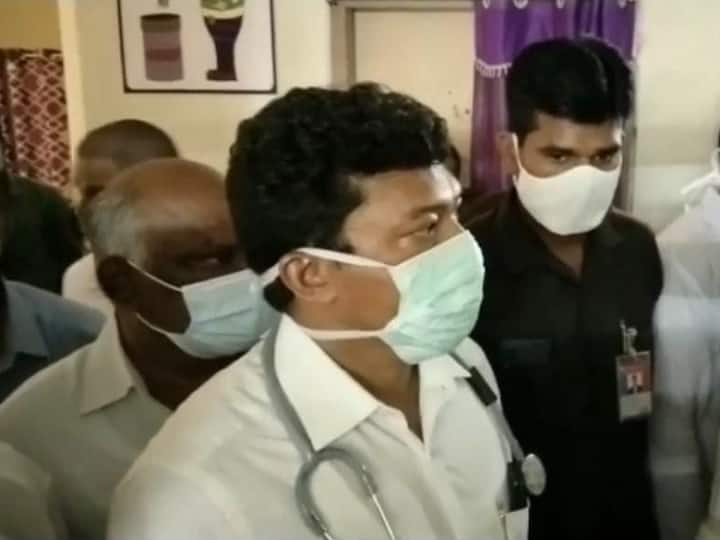 AP Minister Seediri Appalaraju again Become as Doctor To treat Patients at Govt Hospital Palasa Seediri Appalaraju As Doctor: హాస్పిటల్‌లో అడుగుపెట్టగానే డాక్టర్‌గా మారిపోయిన మంత్రి సీదిరి అప్పలరాజు