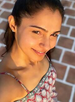 Actress Andrea Photos: ஸ்டைலிஷ் தமிழச்சி.. இள நெஞ்சிக்குள்ள இங்கிலீஷ் தமிழ் கச்சி.. ஆண்ட்ரியாவின் லேட்டஸ்ட் கிளிக்ஸ்..!