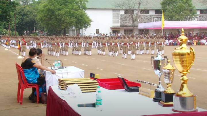 उपमुख्यमंत्री अजित पवार, गृहमंत्री दिलीप वळसे पाटील, पालकमंत्री छगन भुजबळ कार्यक्रमाला उपस्थित आहेत.