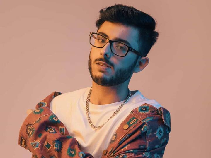 कैरी ने बताया कि मैं हर दिन खाता हूं, सांस लेता हूं, सोता हूं और अपने कैरेक्टर को जीता हूं, इसलिए ये कैरेक्टर करना मेरे लिए बेहद आसान है.