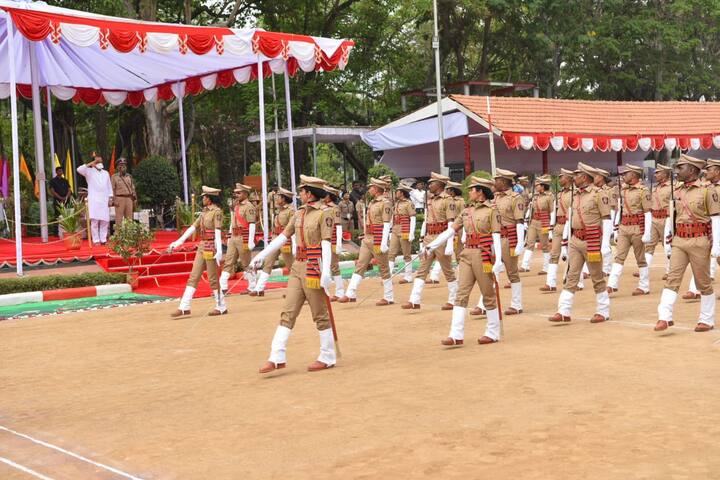 10 महिन्यांचं खडतर प्रशिक्षण  प्रशिक्षणार्थी उपनिरीक्षकांनी पूर्ण केले