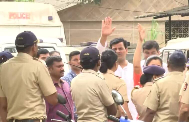 Hanuman Chalisa Row : Amravati MP Navneet Rana and MLA Ravi Rana sent to judicial custody for 14 days Hanuman Chalisa Row:  સાંસદ નવનીત રાણા અને તેના પતિને બાંદ્રા કોર્ટે મોકલ્યા જેલમાં