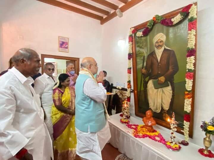 Home Minister Amit Shah makes a visit to Bharathiyar Memorial in Puducherry. (Image: Twitter/Dr Tamilisai Soundararajan)