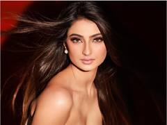 Palak Tiwari Photos : स्ट्रॅपलेस ड्रेस अन् सिझलिंग अदा; पलक तिवारीची बात काही औरच