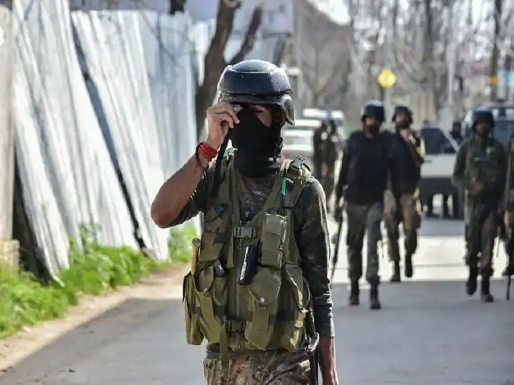 J&K: Three LeT Terrorists Killed In Encounter In Pulwama’s Pahoo J&K: Three LeT Terrorists Killed In Encounter In Pulwama’s Pahoo
