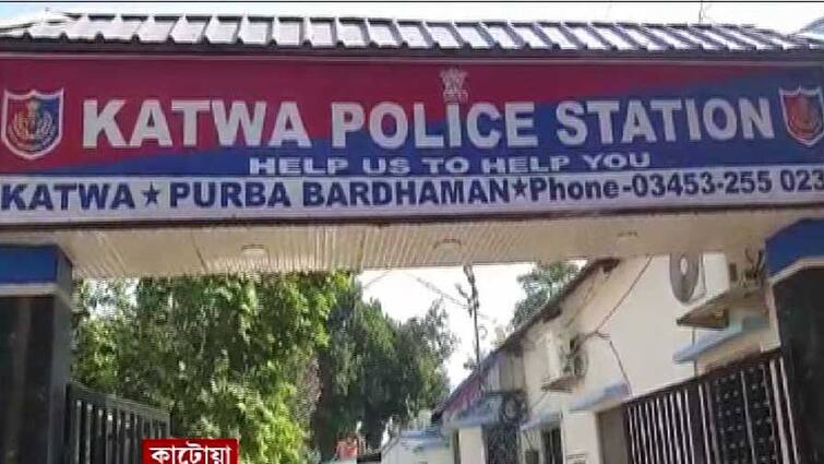 Purba Bardhaman: 7 KG explosives recovered from bus, 2 arrested Katwa: কাটোয়ায় বাস থেকে উদ্ধার ৭ কেজি বিস্ফোরক, গ্রেফতার ২