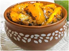 Kitchen Hacks: सब्जियों से मन भर गया है तो बनाएं कच्चे आम की लौंजी, देखते ही मुंह में आ जाएगा पानी