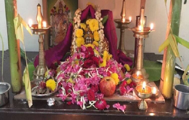 Vastu Tips: Know why not keep dried flowers in home after puja Vastu Tips: મંદિરમાં સૂકાયેલા ફૂલ રાખવાથી બને છે તણાવનો માહોલ, ઘરમાં આવે છે નકારાત્મક ઉર્જા