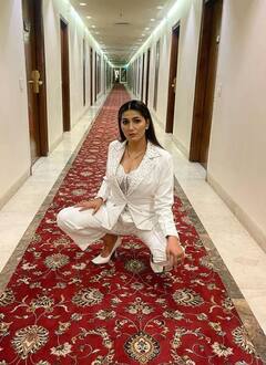 વ્હાઈટ પેન્ટ સૂટમાં સામે આવ્યો સપના ચૌધરીનો ગોર્જિયસ લૂક