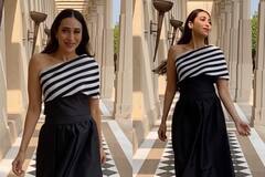 Karisma Kapoor: शतरंज की रानी बन इठलाती नज़र आईं करिश्मा कपूर, एक्ट्रेस के स्टाइलिश लुक ने किया लोगों को घायल