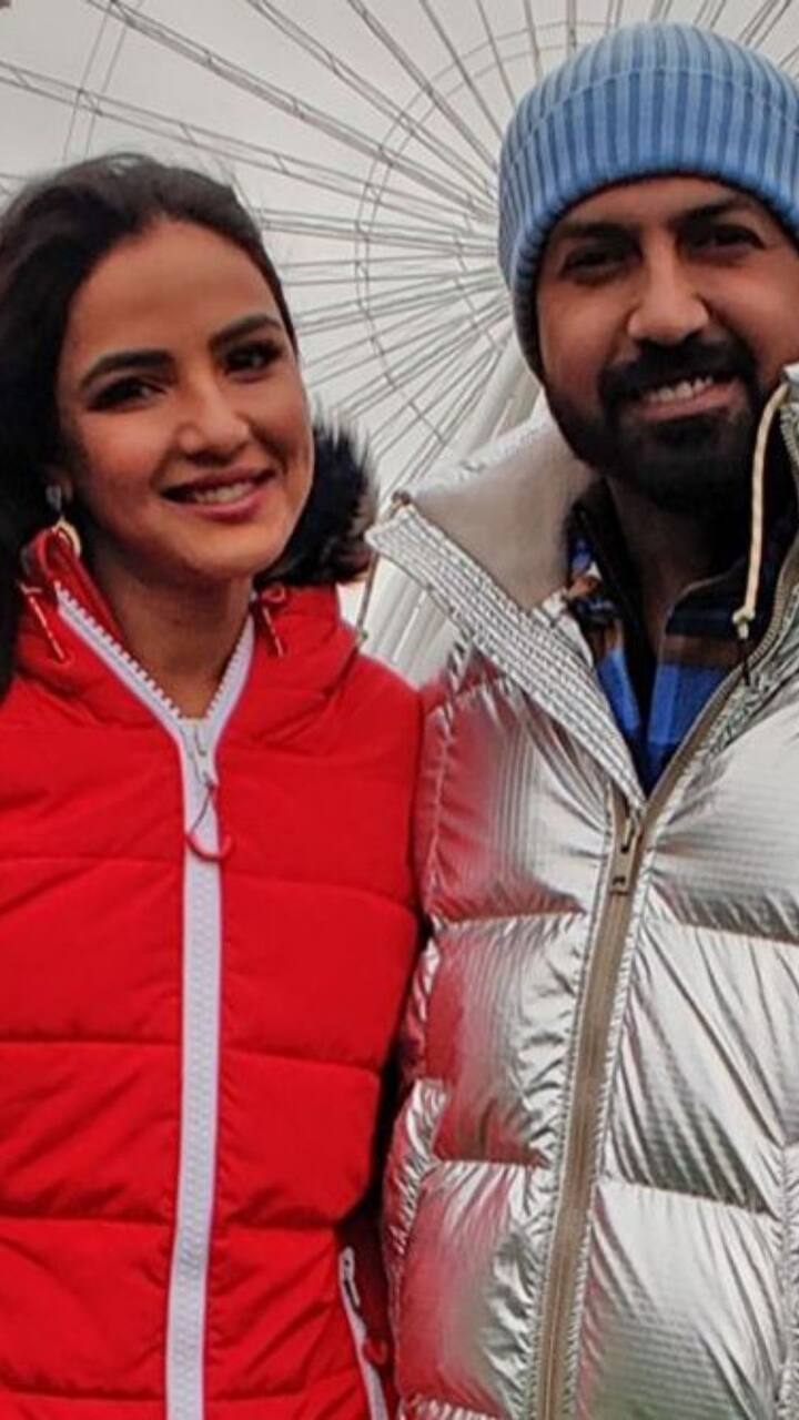 ਫਿਲਮ ਨੂੰ ਅਮਰਪ੍ਰੀਤ ਜੀ ਐਸ ਛਾਬੜਾ ਨੇ ਡਾਈਰੈਕਟ ਕੀਤਾ ਹੈ, ਜੋ ਬਹੁਤ ਸਾਰੇ ਸੁਪਰ ਹਿੱਟ ਭਾਰਤੀ ਸੀਰੀਅਲਾਂ ਦੇ ਨਿਰਦੇਸ਼ਨ ਲਈ ਜਾਣੇ ਜਾਂਦੇ ਹਨ। ਸਾਸ ਬੀਨਾ ਸਸੁਰਾਲ, ਛੋਟੀ ਸਰਦਾਰਨੀ, ਬਾਲ ਵੀਰ ਤੇ ਮਹਾਨ ਭਾਰਤੀ ਮਹਾਂਕਾਵਿ - ਮਹਾਭਾਰਤ ਸਾਰੇ ਅਮਰਪ੍ਰੀਤ ਜੀਐਸ ਛਾਬੜਾ ਨੇ ਹੀ ਡਾਈਰੈਕਟ ਕੀਤੇ ਹਨ।