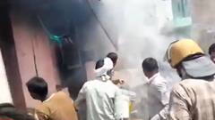 Ghaziabad : पेट्रोल भरवाने को लेकर जमकर चले लात-घूंसे, Video Viral