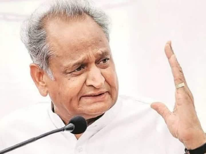 Rajasthan CM  Ashok Gehlot  gifts Online auction ANN Rajasthan News: राजस्थान के सीएम अशोक गहलोत को मिले तोहफों की होगी नीलामी, दो बुलडोजर भी शामिल