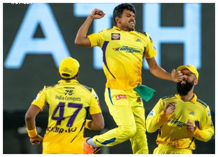 IPL 2022 Chennai Super Kings have been dealt injury concern after allrounder Moeen Ali hurt his ankle IPL 2022: CSK को लगा एक और बड़ा झटका, एडम मिल्ने के बाद ये दिग्गज खिलाड़ी भी हुआ चोटिल