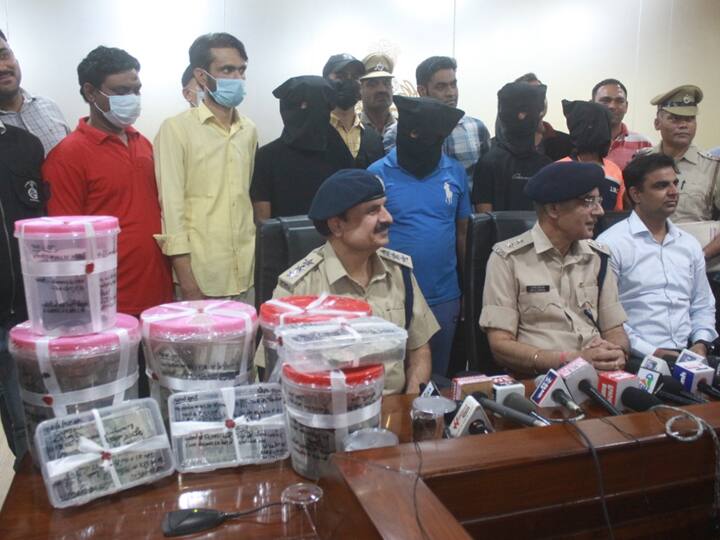 Gurugram Police arrested Six persons For looted Rs 96.3 lakh from a cash van Delhi NCR News: एक करोड़ रुपये लूटने के बाद माता वैष्णो देवी के दर्शन करने पहुंच गए आरोपी, पुलिस ने किया गिरफ्तार