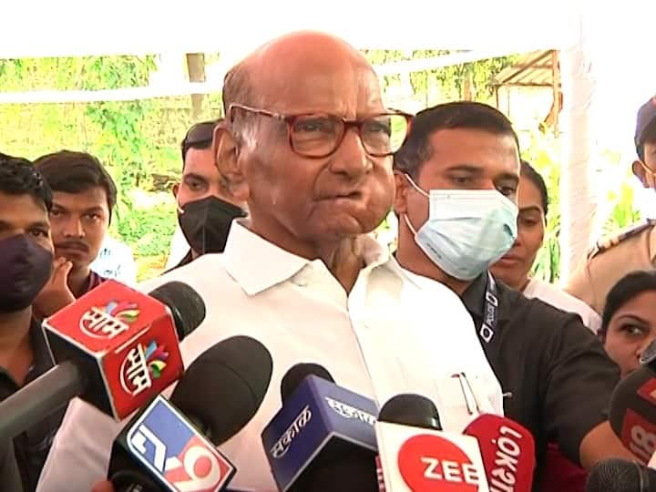 It is not appropriate to talk to about Chief Minister with a single name, says Sharad Pawar मुख्यमंत्र्यांचं एकेरी नाव घेऊन वेडंवाकडं बोलणं शोभत नाही : शरद पवार