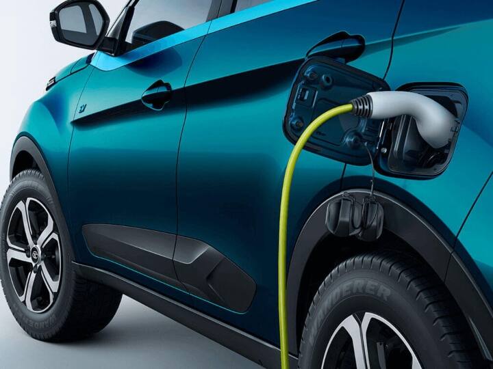 Electric Car: लॉन्ग रेंज और फास्ट चार्जिंग के साथ आती हैं ये टॉप 5 SUV
