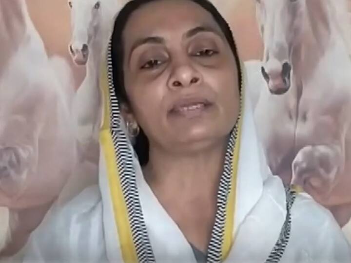 NCP Leader Fahmida Hasan Khan Writes To Amit Shah To Recite Hanuman Chalisa Outside PM Modi Residence Lok Kalyan Marg NCP Leader Seeks Amit Shah's Nod To Recite Religious Prayers Outside PM Modi's Delhi Residence