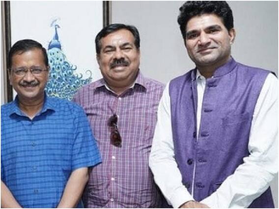 Gujarat Election 2022: विधानसभा चुनाव से पहले कांग्रेस को लगा झटका, दिग्गज नेता कैलाश गढ़वी AAP में शामिल हुए Gujarat Election 2022: विधानसभा चुनाव से पहले कांग्रेस को लगा झटका, दिग्गज नेता कैलाश गढ़वी AAP में शामिल हुए