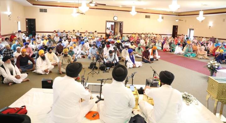 ਗੁਰਦੁਆਰਾ ਸਾਹਿਬ ਦੇ ਕੀਰਤਨੀ ਜੱਥੇ ਹੈੱਡ ਗ੍ਰੰਥੀ ਭਾਈ ਅਮਰੀਕ ਸਿੰਘ, ਭਾਈ ਜੀਤ ਸਿੰਘ ਨੇ ਵੀ ਸ਼ਬਦ ਕੀਰਤਨ ਨਾਲ ਸੰਗਤਾਂ ਨੂੰ ਨਿਹਾਲ ਕੀਤਾ। ਉਹਨਾਂ ਗੁਰੁ ਸਾਹਿਬ ਜੀ ਦੇ ਜੀਵਨ ਤੇ ਇਤਿਹਾਸ ਬਾਰੇ ਆਈ ਸੰਗਤ ਨੂੰ ਜਾਣਕਾਰੀ ਦਿੱਤੀ।