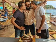 1000 करोड़ की तरफ बढ़ रही KGF 2, जश्न में डूबे यश की सामने आई फोटो, कहा- ये तो बस शुरुआत है