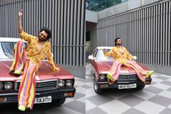 Ranveer Singh Photos: एक बार फिर रणवीर के कायल हुए उनके फैंस, इस बार गाड़ी पर लेटे हुए आए नज़र