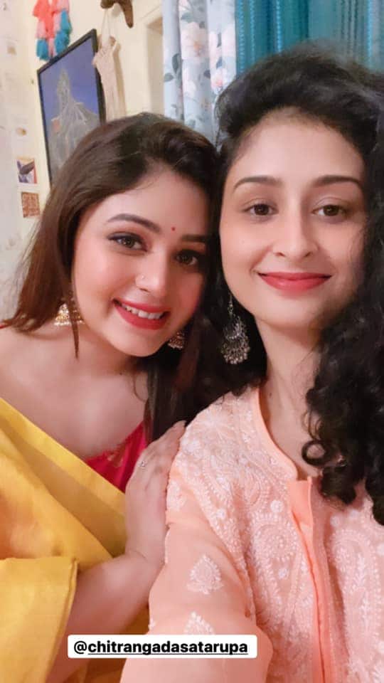 বিয়ের পর অবশ্য কাজে ডুববেন শতরূপাও। ওয়েব সিরিজের কাজ শুরু হবে তাঁর।