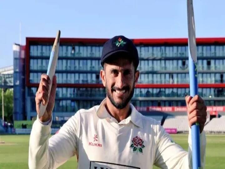 pakistan bowler Hasan Ali shatters middle-stump into two pieces with a searing yorker Watch Video : பாகிஸ்தான் வீரர் வீசிய புயல்வேக பந்து..! இரண்டாக உடைந்த ஸ்டம்பு..! வைரல் வீடியோ உள்ளே..!